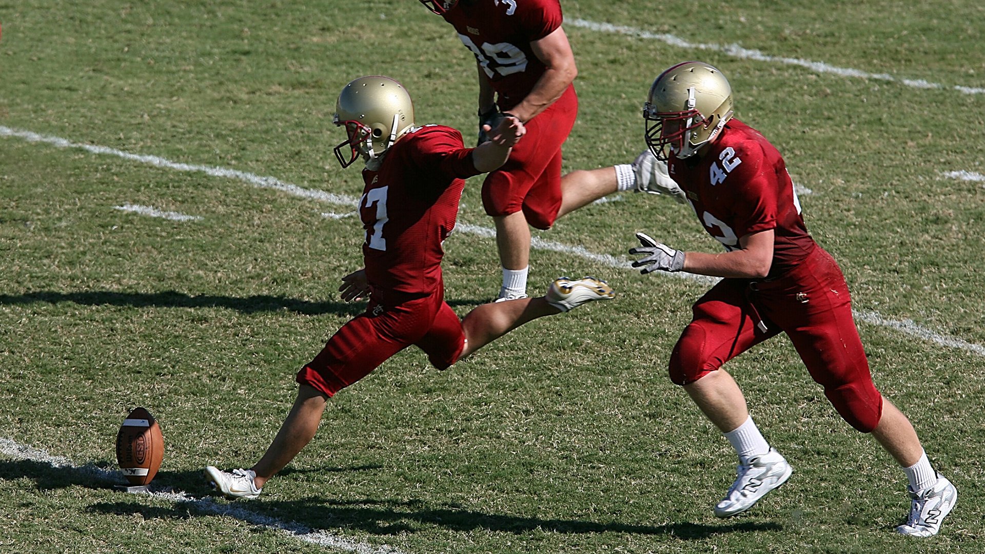 开云·体育官网-欧洲杯变阵惊喜不断：战术创新引领未来！，欧洲杯揭幕战爆冷